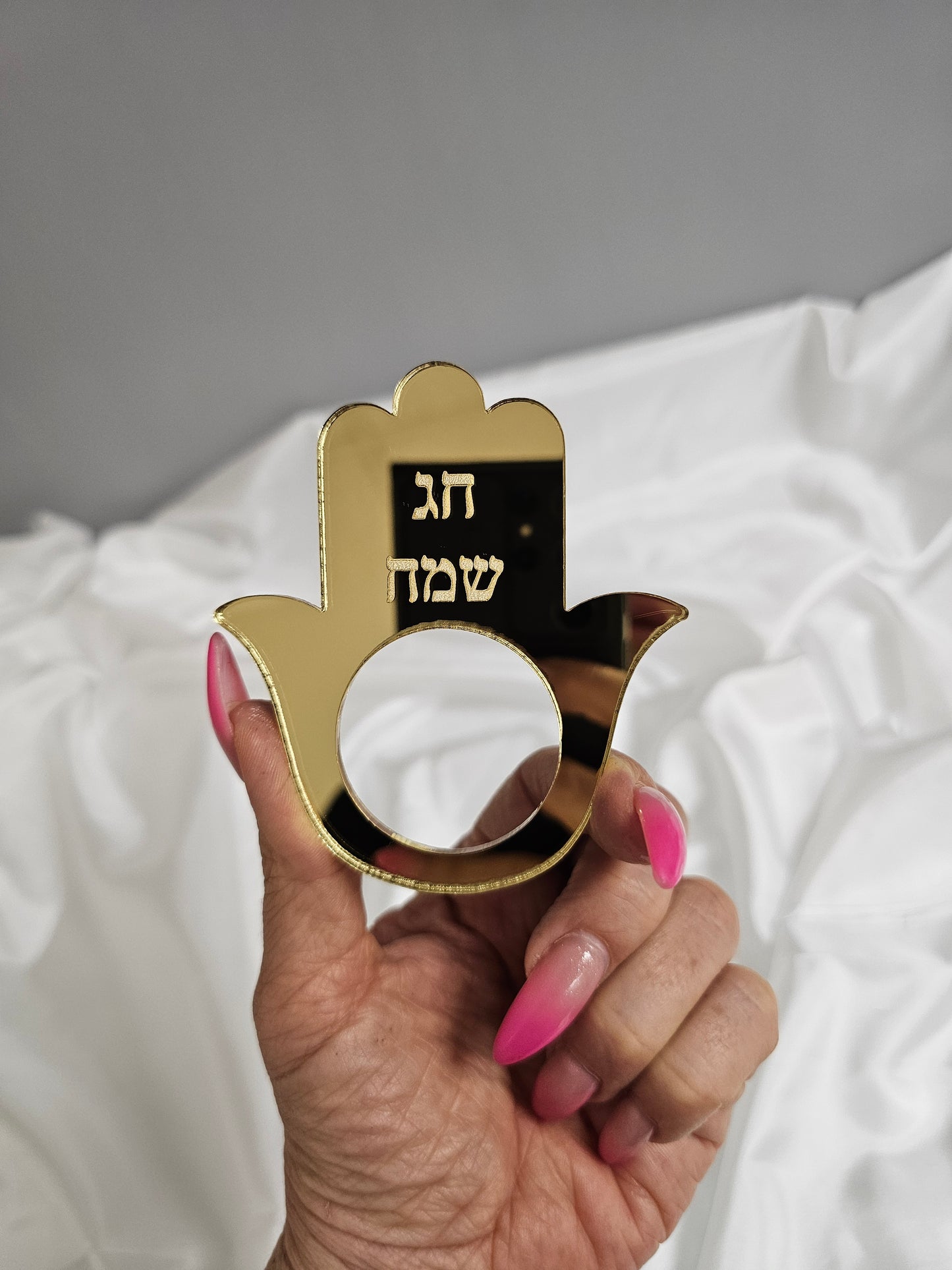 Hamsa napkin holder with Hebrew blessing – Jewish home gift