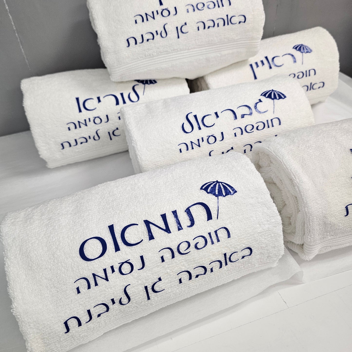 Custom white hands towels - pack of 4